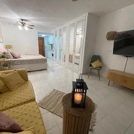 Seaview Port Royal, Cristianos, Heated Pool, Wifi Apartment *