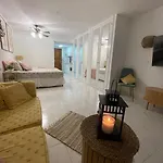 아파트 Seaview Port Royal, Cristianos, Heated Pool, Wifi