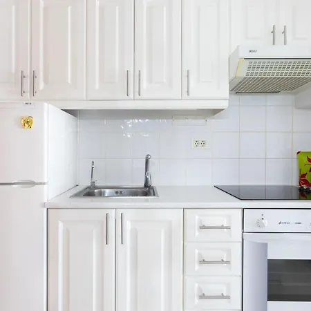 Apartamento Seaview Port Royal, Cristianos, Heated Pool, Wifi *