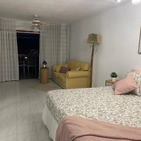 Seaview Port Royal, Cristianos, Heated Pool, Wifi