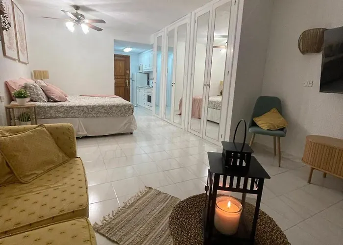 公寓 Seaview Port Royal, Cristianos, Heated Pool, Wifi